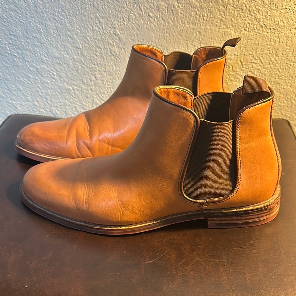 Brown Nordstrom Chukka Boots with Smooth Leather and Elastic Panels